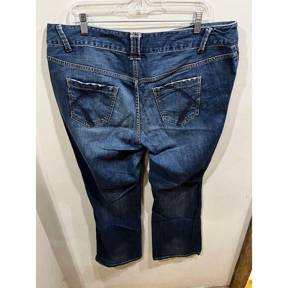 Lane Bryant Jeans Womens Size 20 Petite Blue High Rise Distinctly Bootcut Denim - Picture 2 of 7